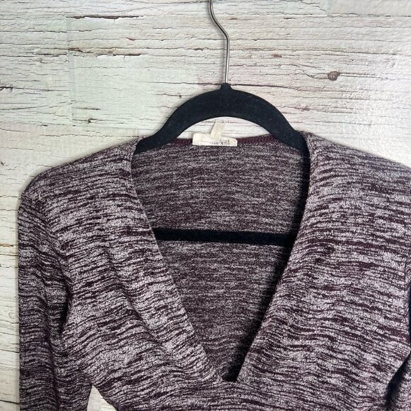 Aritzia Wilfred Free Bridgette Plunge V-Neck Long Sleeve Crop Top small - Picture 4 of 8